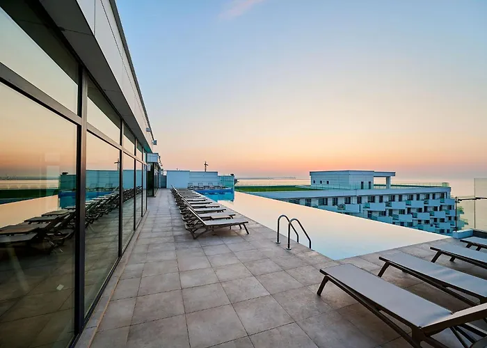 Wave N\' Sea Apartment In Infinity Beach Resort - Parking